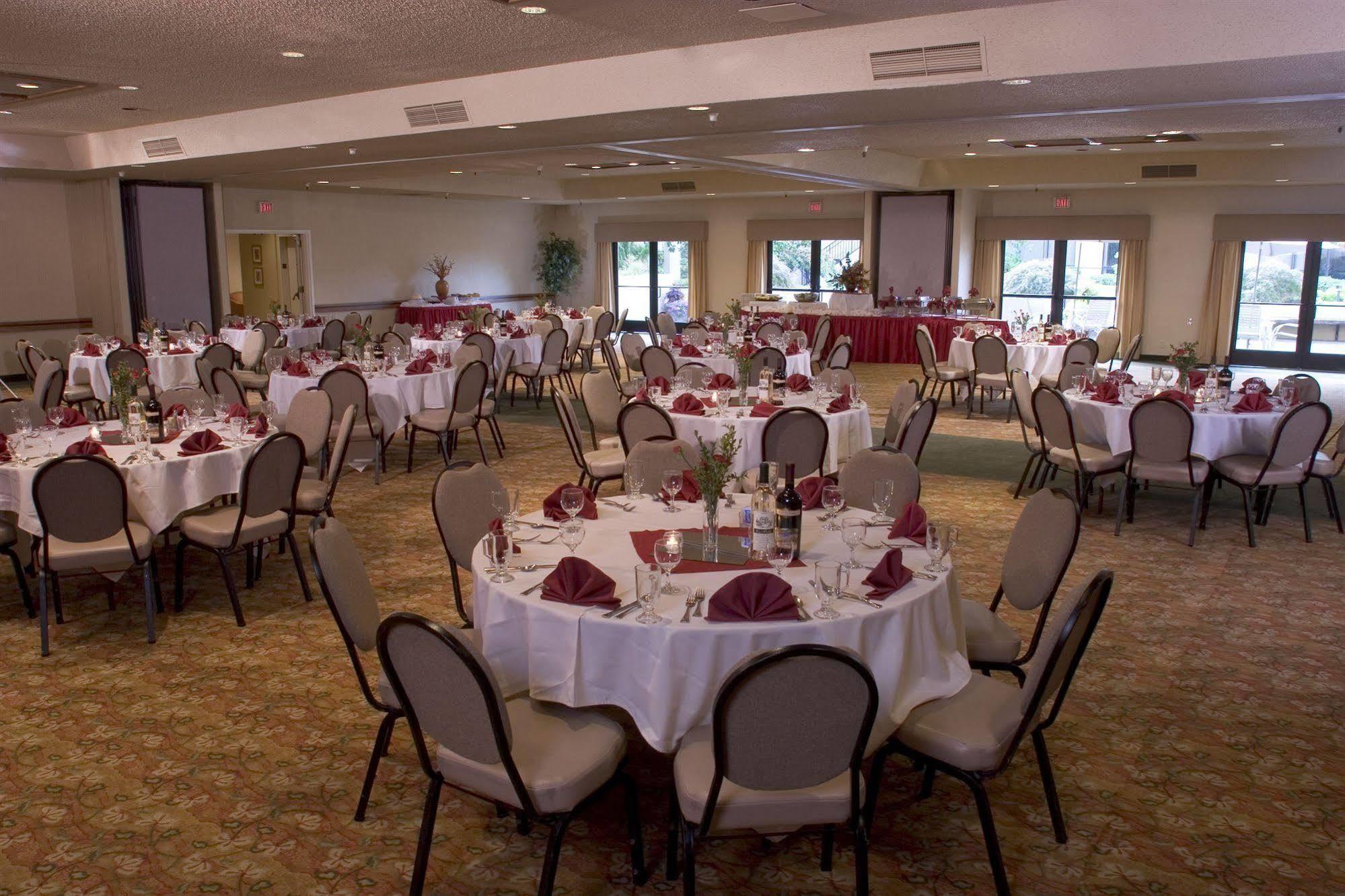 Monarch Hotel & Conference Center Clackamas Restaurant foto